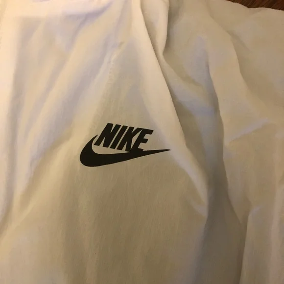 Nike Windrunner - Picture 4 of 8